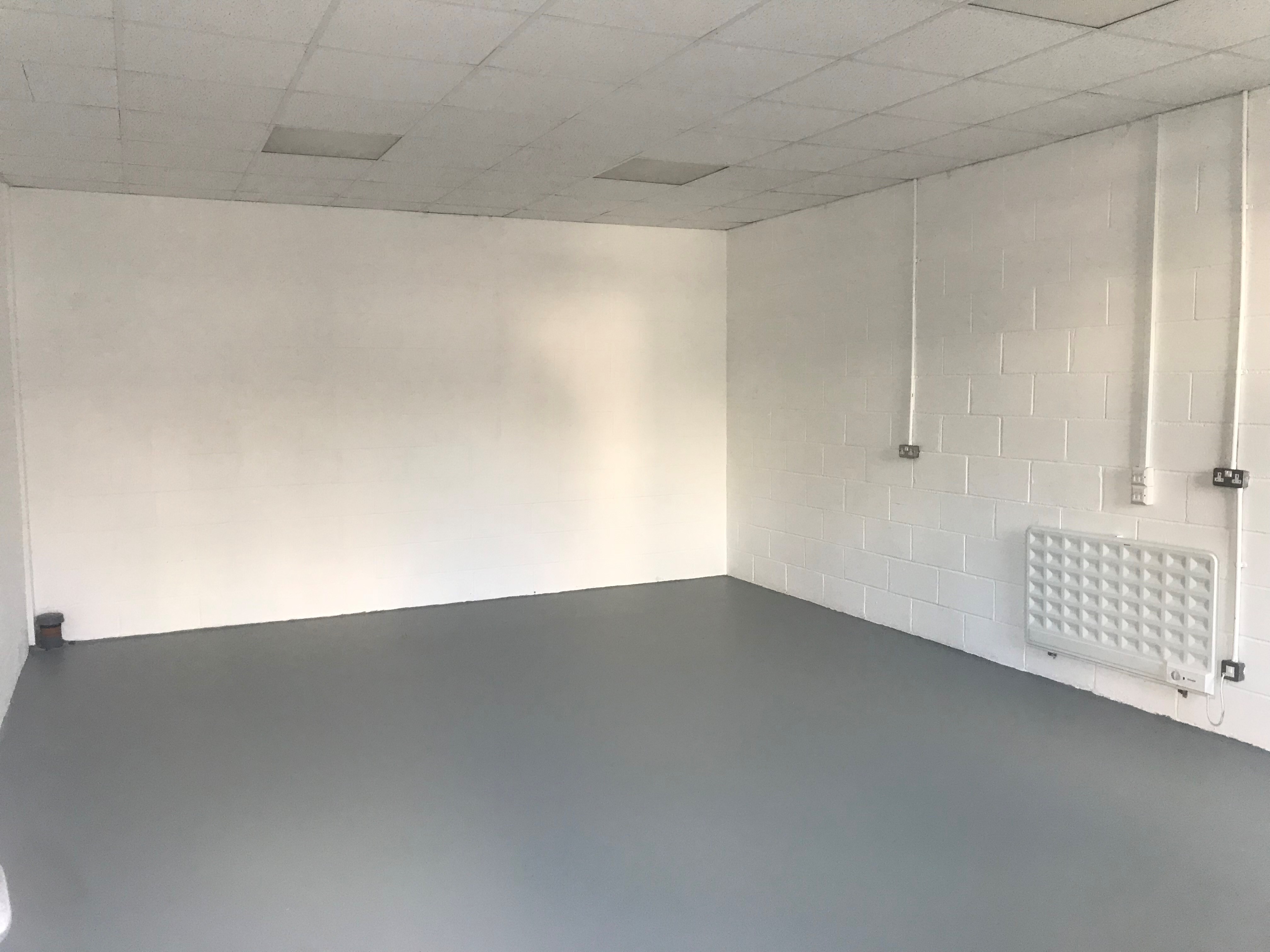 Industrial Unit in Waterlooville - photo 3